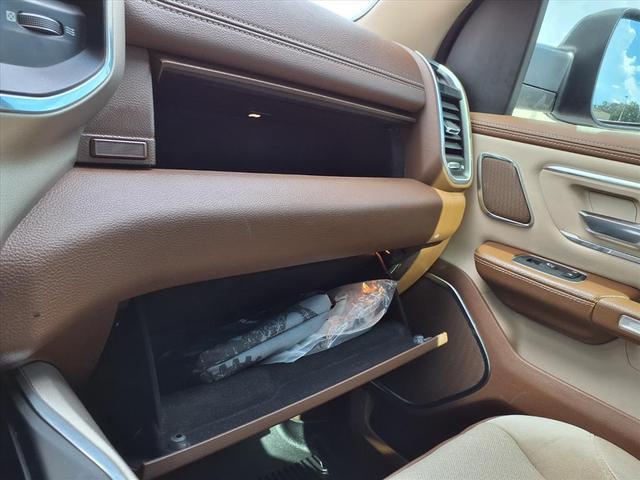 Photo of 2019 Diamond Black Crystal Pearlcoat RAM 1500
