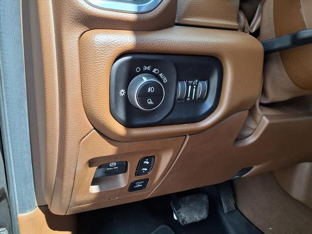 Photo of 2019 Diamond Black Crystal Pearlcoat RAM 1500