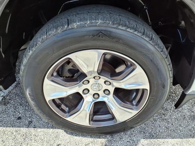 Photo of 2019 Diamond Black Crystal Pearlcoat RAM 1500