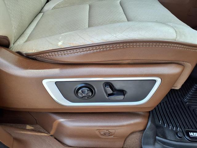 Photo of 2019 Diamond Black Crystal Pearlcoat RAM 1500
