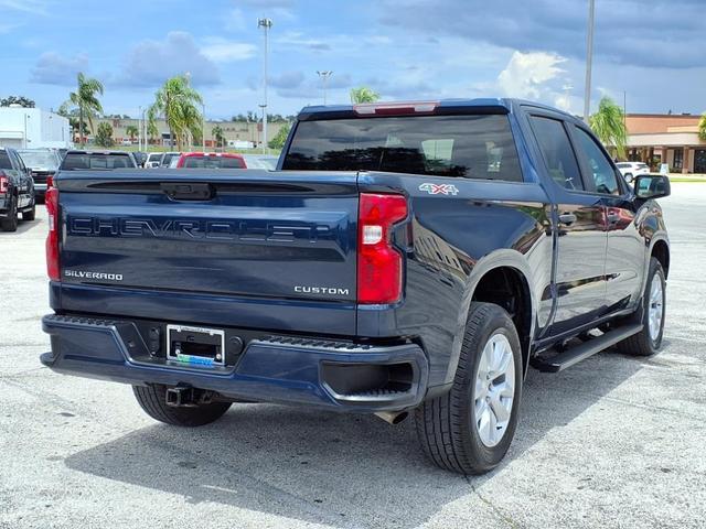 Photo of 2022 Blue Chevrolet Silverado 1500