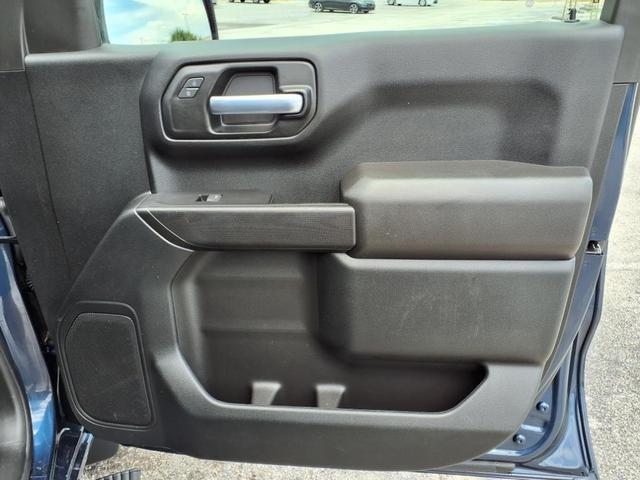 Photo of 2022 Blue Chevrolet Silverado 1500