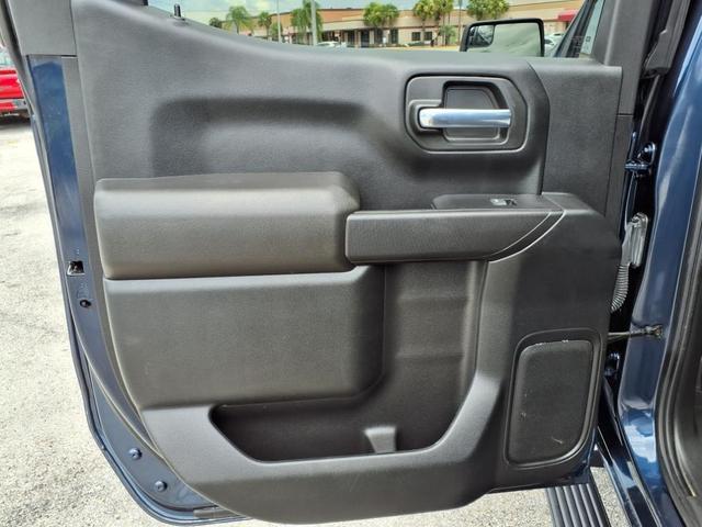 Photo of 2022 Blue Chevrolet Silverado 1500