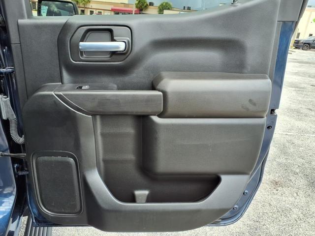 Photo of 2022 Blue Chevrolet Silverado 1500