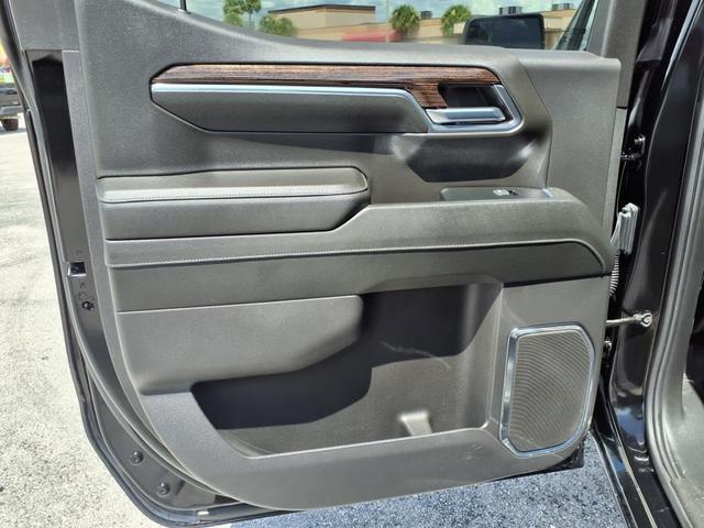 Photo of 2024 Onyx Black GMC Sierra 1500