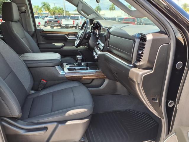 Photo of 2024 Onyx Black GMC Sierra 1500