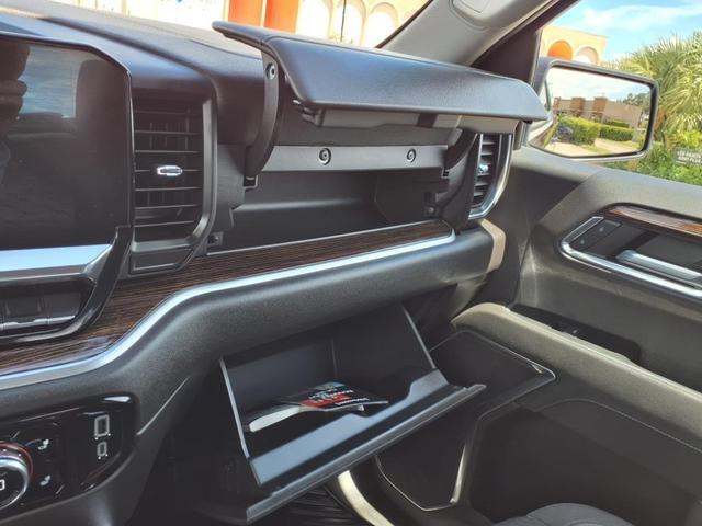 Photo of 2024 Onyx Black GMC Sierra 1500