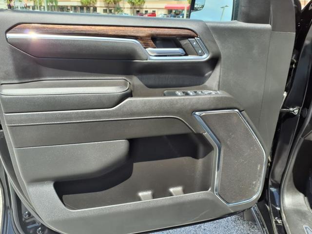 Photo of 2024 Onyx Black GMC Sierra 1500