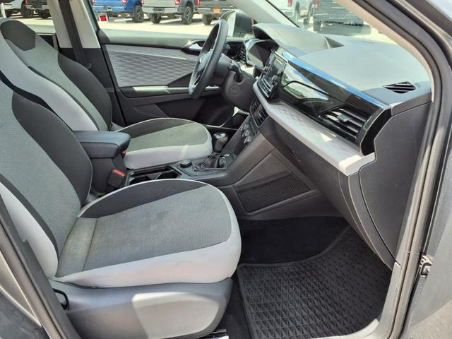 Photo of 2022 Platinum Gray Metallic Volkswagen Taos