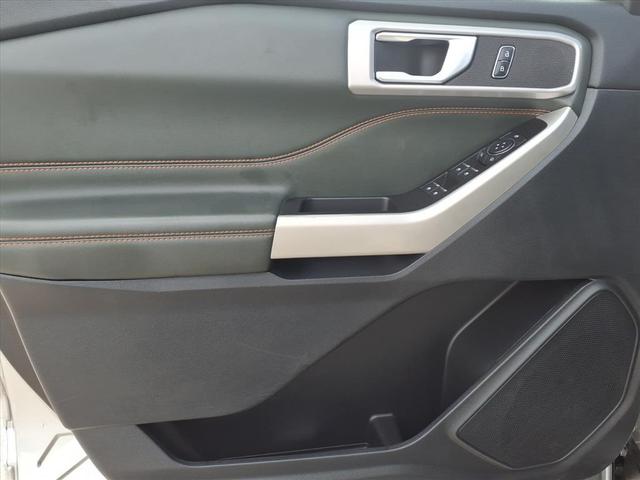 Photo of 2022 Iconic Silver Metallic Ford Explorer