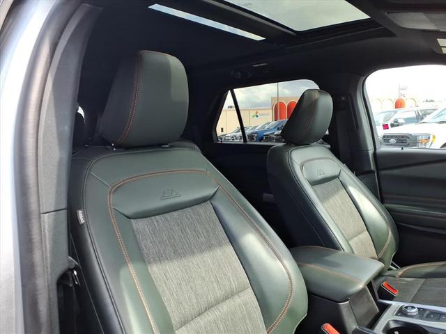 Photo of 2022 Iconic Silver Metallic Ford Explorer