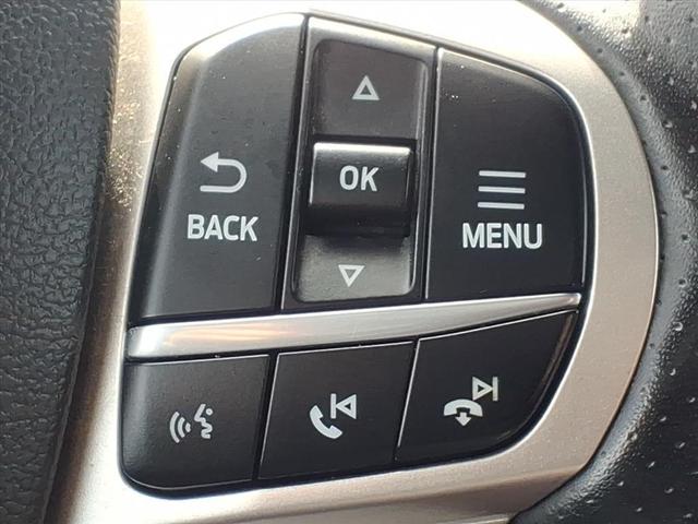 Photo of 2022 Iconic Silver Metallic Ford Explorer