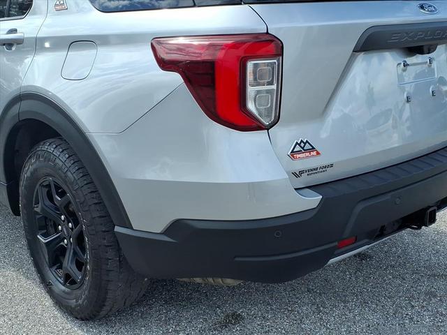 Photo of 2022 Iconic Silver Metallic Ford Explorer