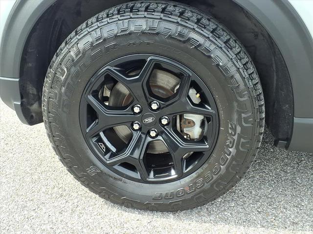 Photo of 2022 Iconic Silver Metallic Ford Explorer