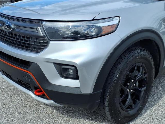 Photo of 2022 Iconic Silver Metallic Ford Explorer