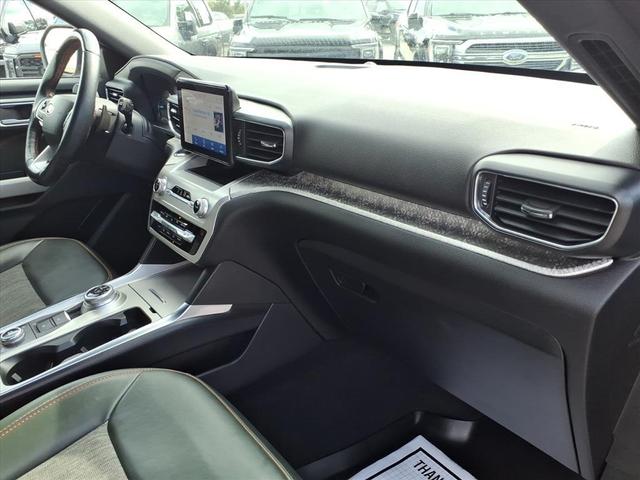 Photo of 2022 Iconic Silver Metallic Ford Explorer