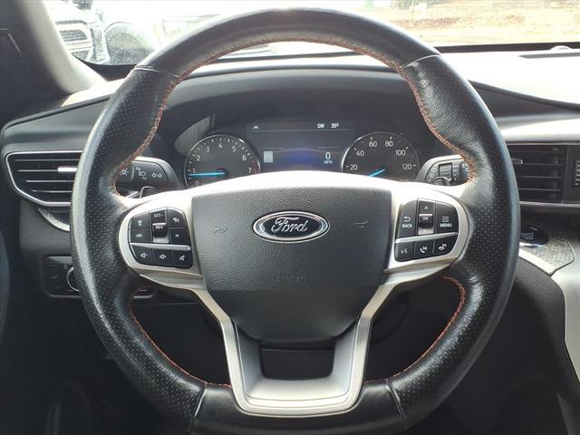 Photo of 2022 Iconic Silver Metallic Ford Explorer