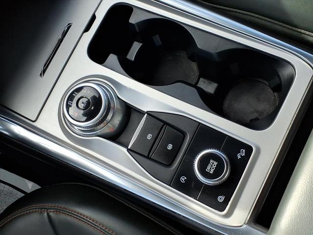 Photo of 2022 Iconic Silver Metallic Ford Explorer