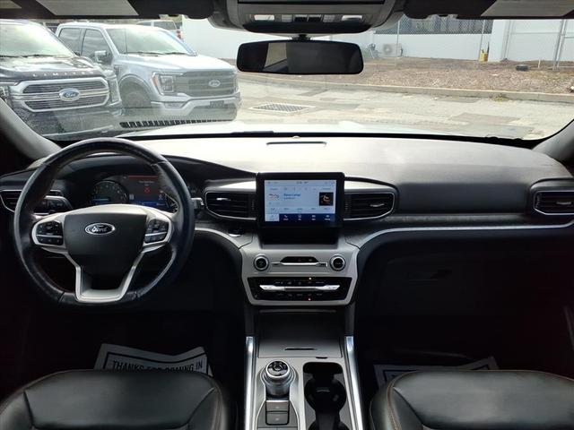 Photo of 2022 Iconic Silver Metallic Ford Explorer