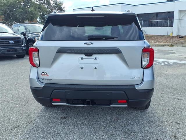 Photo of 2022 Iconic Silver Metallic Ford Explorer