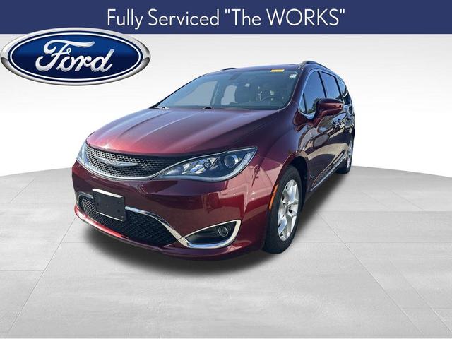 Photo of 2017 Velvet Red Pearlcoat Chrysler Pacifica