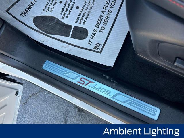 Photo of 2025 Star White Ford Explorer