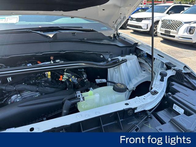 Photo of 2025 Star White Ford Explorer