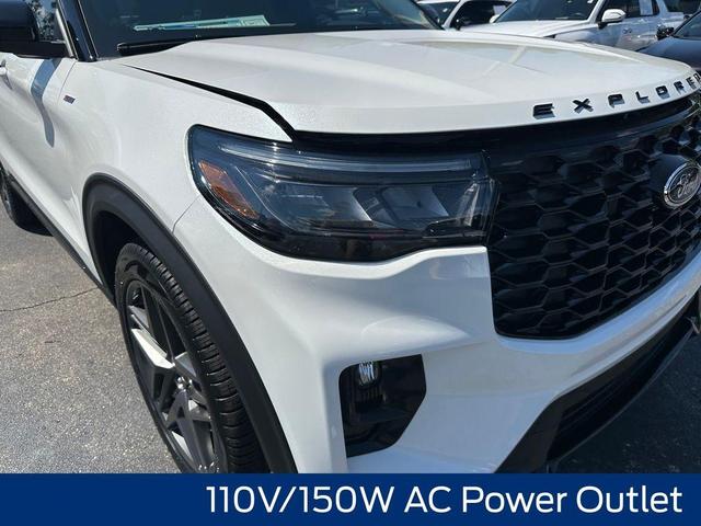 Photo of 2025 Star White Ford Explorer