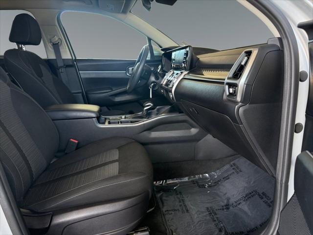 Photo of 2022 Sparkling Silver Kia Sorento