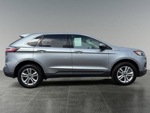 Photo of 2024 Silver Metallic Ford Edge