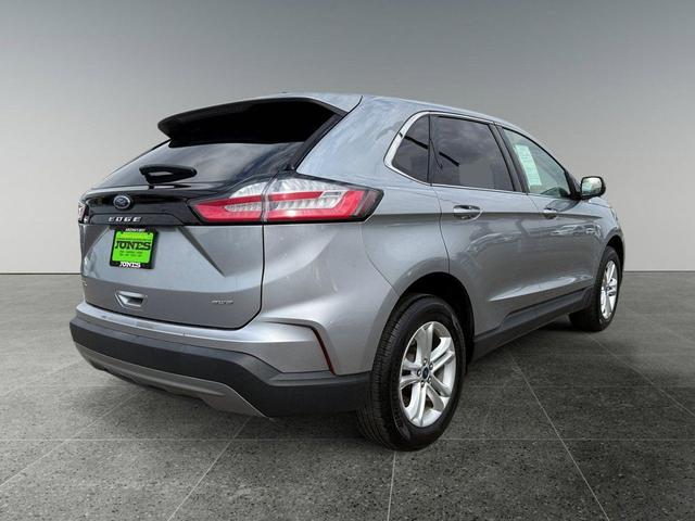 Photo of 2024 Silver Metallic Ford Edge