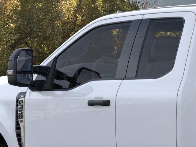 Photo of 2025 Oxford White Ford F-350