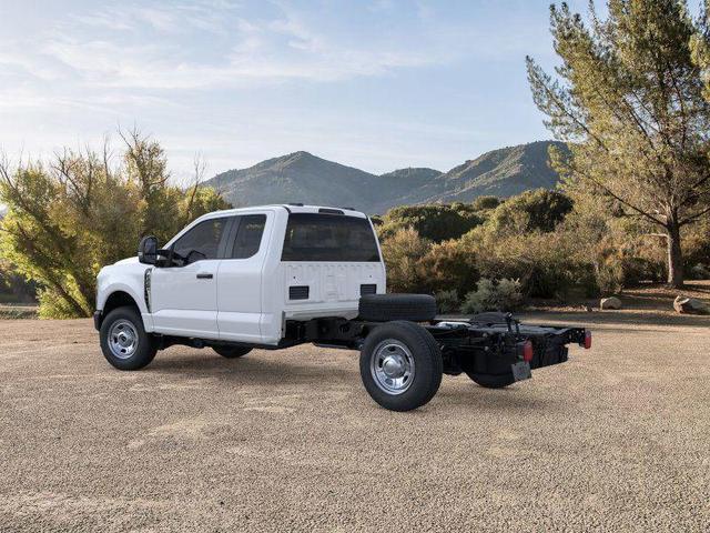 Photo of 2025 Oxford White Ford F-350