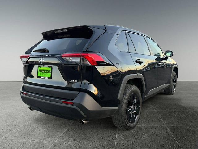 Photo of 2022 Midnight Black Metallic Toyota RAV4