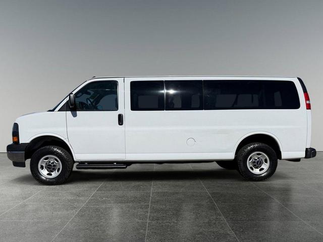 Photo of 2019 Summit White GMC Savana 3500