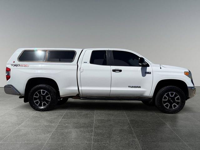 Photo of 2014 Super White Toyota Tundra
