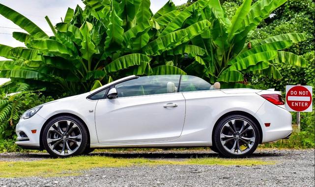 Photo of 2016 Summit White Buick Cascada