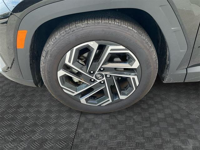 Photo of 2025 Phantom Black Hyundai TUCSON
