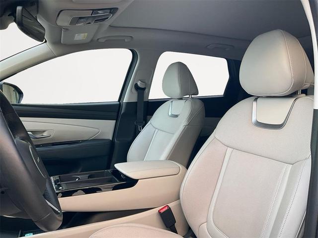 Photo of 2025 Phantom Black Hyundai TUCSON