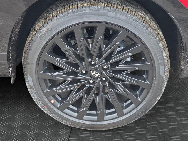 Photo of 2025 Green Hyundai SANTA FE