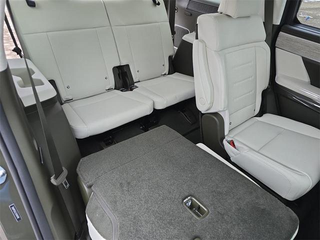 Photo of 2025 Green Hyundai SANTA FE