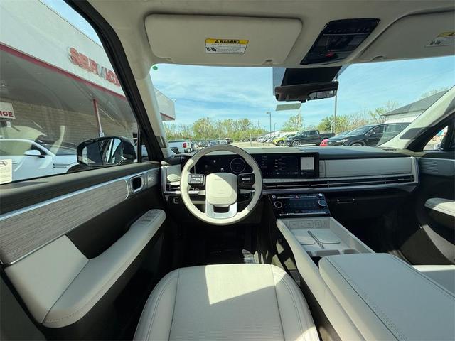 Photo of 2025 Phantom Black Hyundai SANTA FE