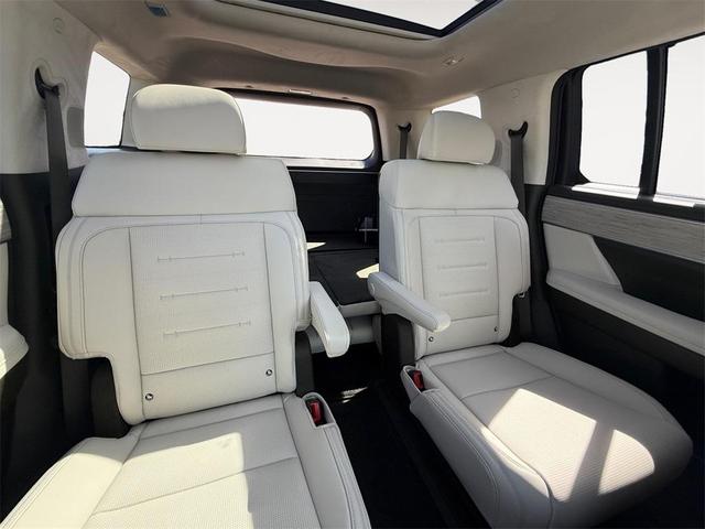 Photo of 2025 Phantom Black Hyundai SANTA FE
