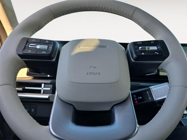 Photo of 2025 Shimmering Silver Pearl Hyundai SANTA FE