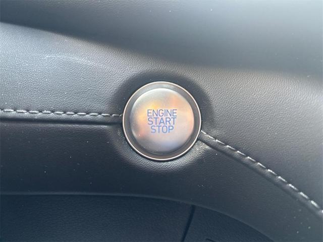 Photo of 2022 Quartz White Hyundai SANTA FE HEV