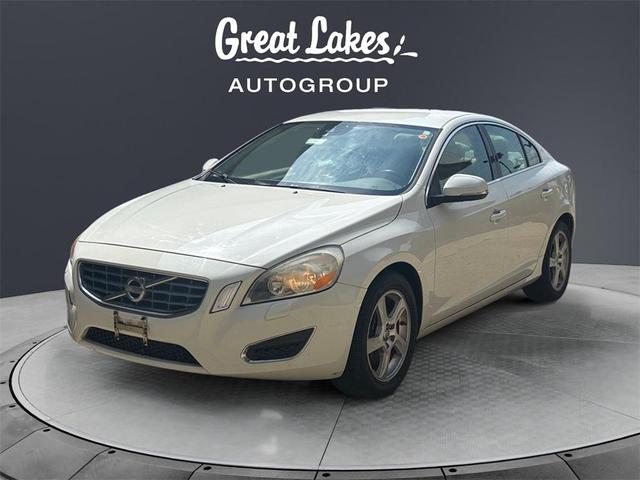 Photo of 2012 Ice White Volvo S60