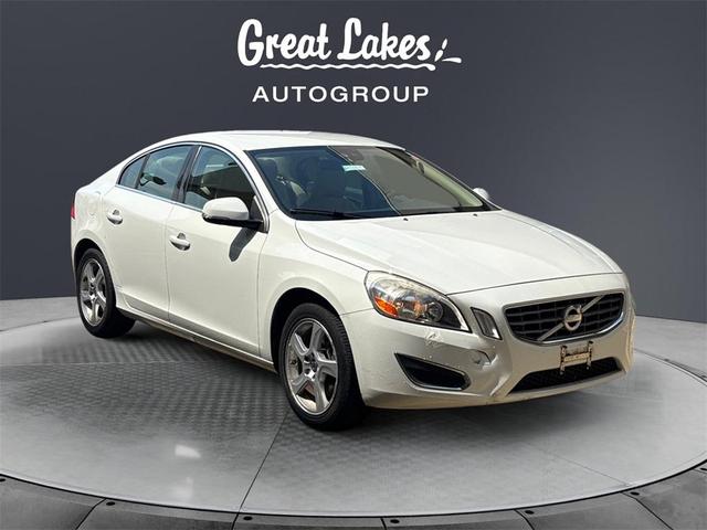 Photo of 2012 Ice White Volvo S60