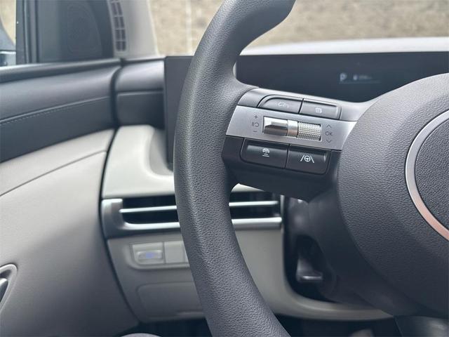 Photo of 2025 Shimmering Silver Hyundai TUCSON