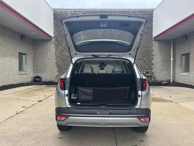 Photo of 2025 Shimmering Silver Hyundai TUCSON