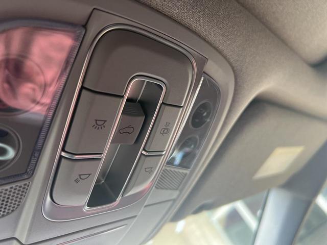 Photo of 2020 Shimmering Silver Pearl Hyundai SANTA FE